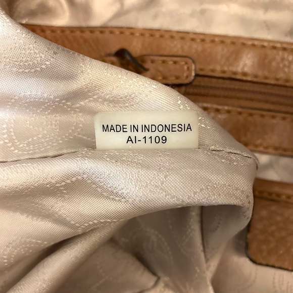 MICHAEL MICHAEL KORS Pebbled Leather Hobo Bag Caramel Brown Buttery Soft - Picture 9 of 11